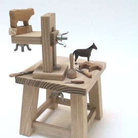 Schnitztisch, verstellbar, Miniatur in 1zu12
