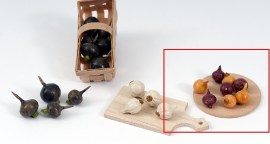 Zwiebeln, Puppenstubenminiatur 1zu12